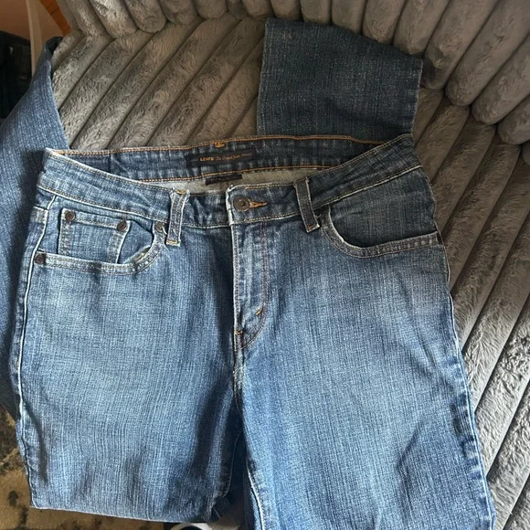 Levi's Midrise Skinny Stretch Jeans - Picture 4 of 6